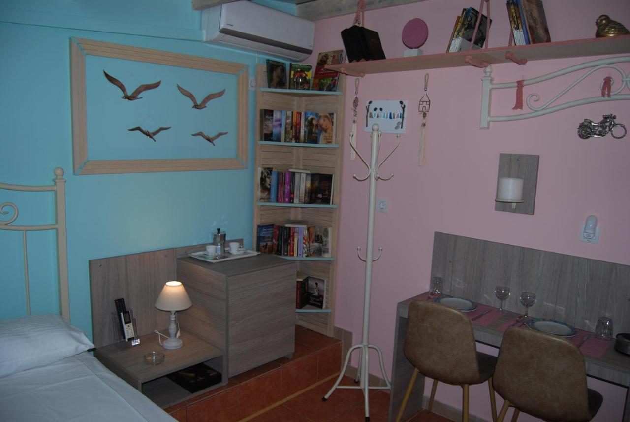 Luxury Traditional Room The Small Bookstore Kastro-Kyllini Eksteriør bilde