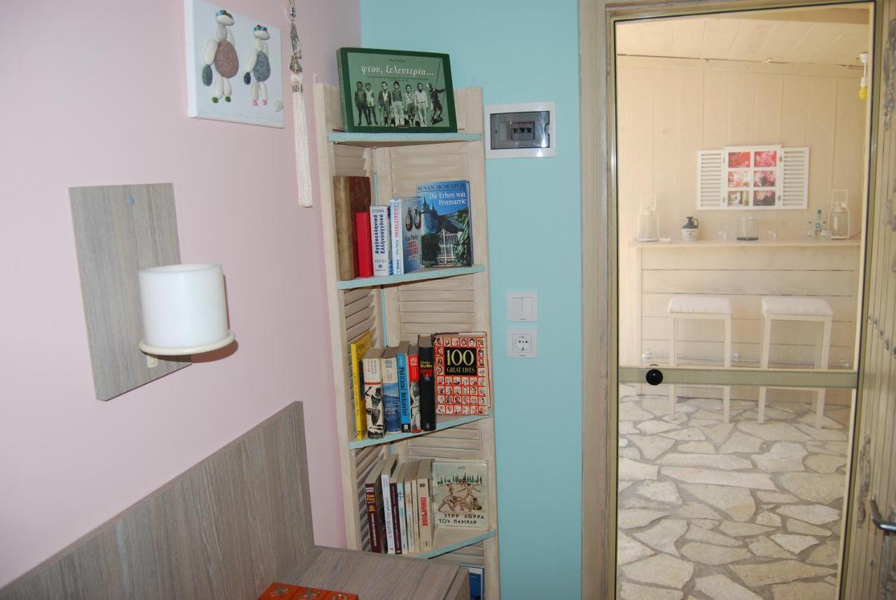 Luxury Traditional Room The Small Bookstore Kastro-Kyllini Eksteriør bilde